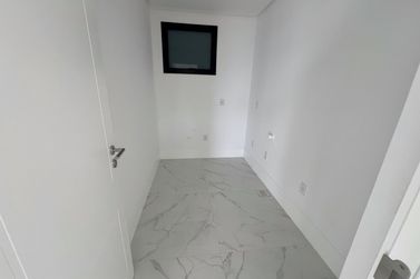 Apartamento &agrave; venda - 185m&sup2; - Meia Praia