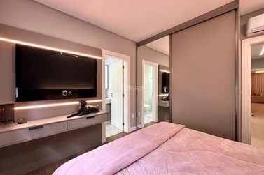 Apartamento &agrave; venda - 165m&sup2; - Meia Praia