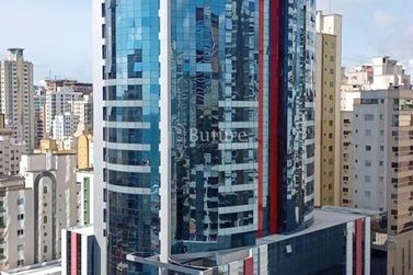 Apartamento &agrave; venda - 229m&sup2; - Meia Praia