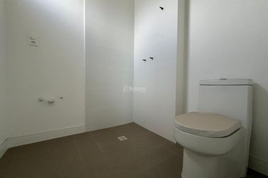 Apartamento &agrave; venda - 137m&sup2; - Meia Praia