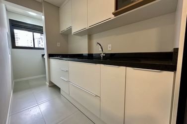 Apartamento &agrave; venda - 70m&sup2; - Meia Praia