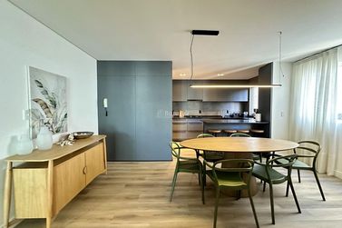 Apartamento &agrave; venda - 240m&sup2; - Meia Praia