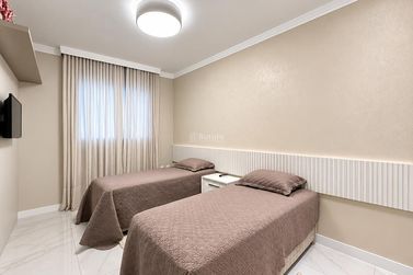 Apartamento &agrave; venda - 145m&sup2; - Meia Praia