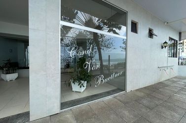Apartamento &agrave; venda - 80m&sup2; - Meia Praia