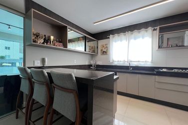 Apartamento &agrave; venda - 166m&sup2; - Meia Praia