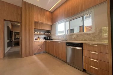 Casa &agrave; venda - 360m&sup2; - Centro