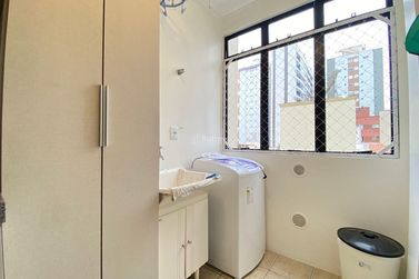 Apartamento &agrave; venda - 110m&sup2; - Meia Praia