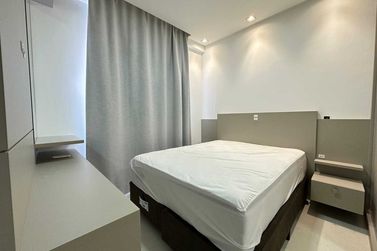 Apartamento &agrave; venda - 151m&sup2; - Meia Praia