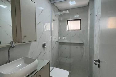 Apartamento &agrave; venda - 125m&sup2; - Meia Praia
