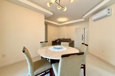 Apartamento &agrave; venda - 120m&sup2; - Meia Praia