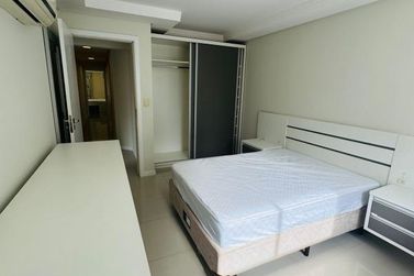 Apartamento para alugar - 225m&sup2; - Centro