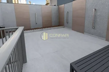 Apartamento &agrave; venda - 135m&sup2; - Meia Praia
