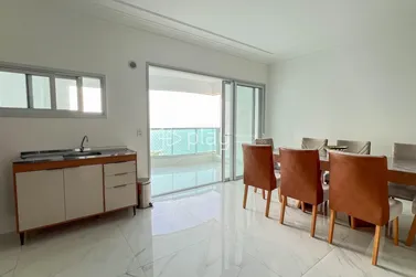 Apartamento &agrave; venda - 160m&sup2; - Meia Praia