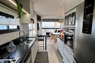 Apartamento &agrave; venda - 137m&sup2; - Meia Praia