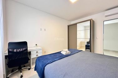 Apartamento &agrave; venda - 110m&sup2; - Meia Praia