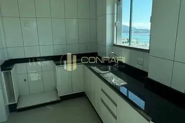 Apartamento &agrave; venda - 121m&sup2; - Meia Praia