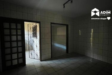Casa para alugar - 319m&sup2; - Centro