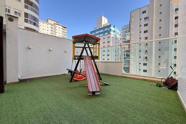 Apartamento &agrave; venda - 208m&sup2; - Meia Praia