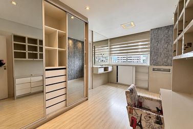Apartamento &agrave; venda - 135m&sup2; - Meia Praia