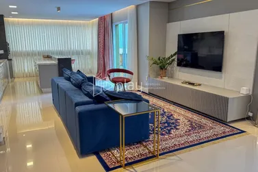 Apartamento &agrave; venda - 251m&sup2; - Meia Praia