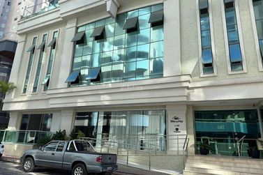 Apartamento &agrave; venda - 380m&sup2; - Centro
