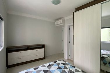 Apartamento para alugar - 130m&sup2; - Centro