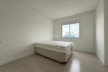 Apartamento &agrave; venda - 213m&sup2; - Meia Praia