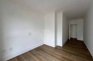 Apartamento &agrave; venda - 210m&sup2; - Centro