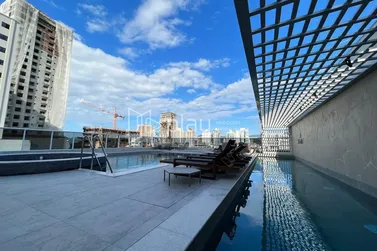Apartamento &agrave; venda - 128m&sup2; - Meia Praia