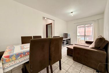 Apartamento &agrave; venda - 77m&sup2; - Meia Praia