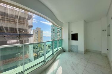 Apartamento &agrave; venda - 157m&sup2; - Meia Praia