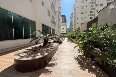 Apartamento &agrave; venda - 208m&sup2; - Meia Praia