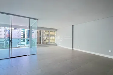 Apartamento &agrave; venda - 190m&sup2; - Meia Praia