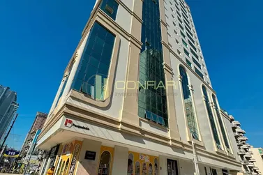 Apartamento &agrave; venda - 148m&sup2; - Meia Praia