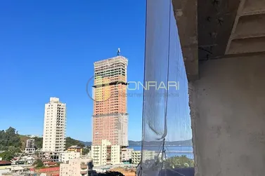Apartamento &agrave; venda - 145m&sup2; - CENTRO