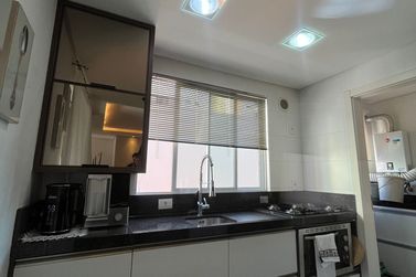 Apartamento &agrave; venda - 120m&sup2; - Meia Praia