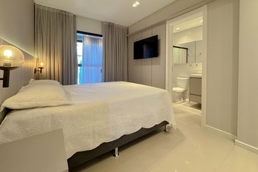 Apartamento &agrave; venda - 124m&sup2; - Meia Praia