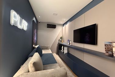 Apartamento &agrave; venda - 136m&sup2; - Meia Praia
