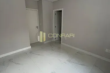 Apartamento &agrave; venda - 101m&sup2; - Meia Praia