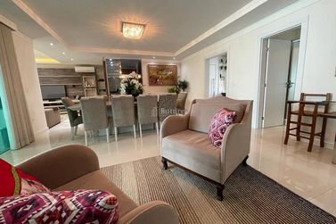 Apartamento &agrave; venda - 248m&sup2; - Meia Praia