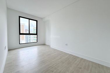 Apartamento &agrave; venda - 206m&sup2; - Meia Praia