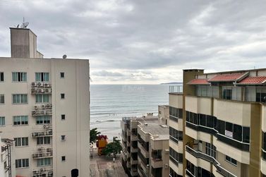 Apartamento &agrave; venda - 130m&sup2; - Meia Praia