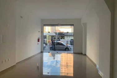 Sala Comercial para alugar - 140m&sup2; - Meia Praia