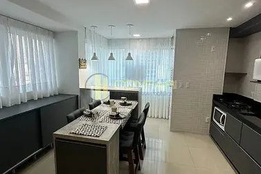 Apartamento &agrave; venda - 80m&sup2; - Meia Praia