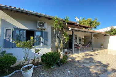 Casa &agrave; venda - 100m&sup2; - 