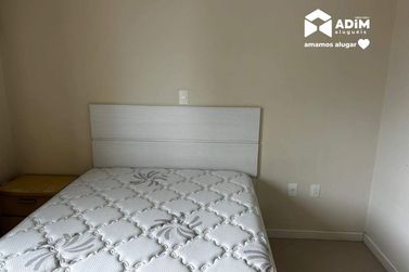 Apartamento para alugar - 140m&sup2; - Meia Praia