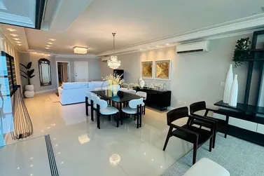 Apartamento &agrave; venda - 281m&sup2; - Meia Praia