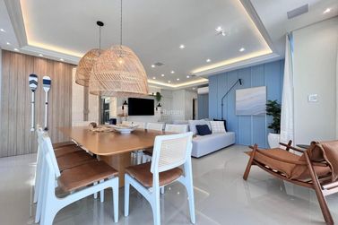 Apartamento &agrave; venda - 150m&sup2; - Meia Praia