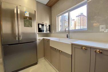 Apartamento &agrave; venda - 115m&sup2; - Meia Praia