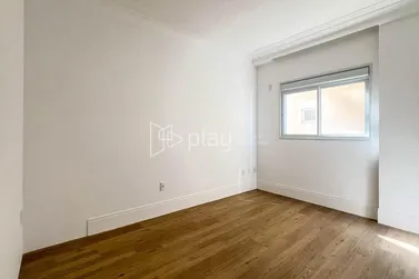 Apartamento &agrave; venda - 140m&sup2; - Meia Praia